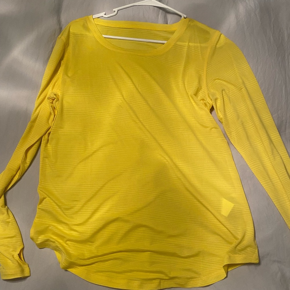 Subtle long sleeve tee